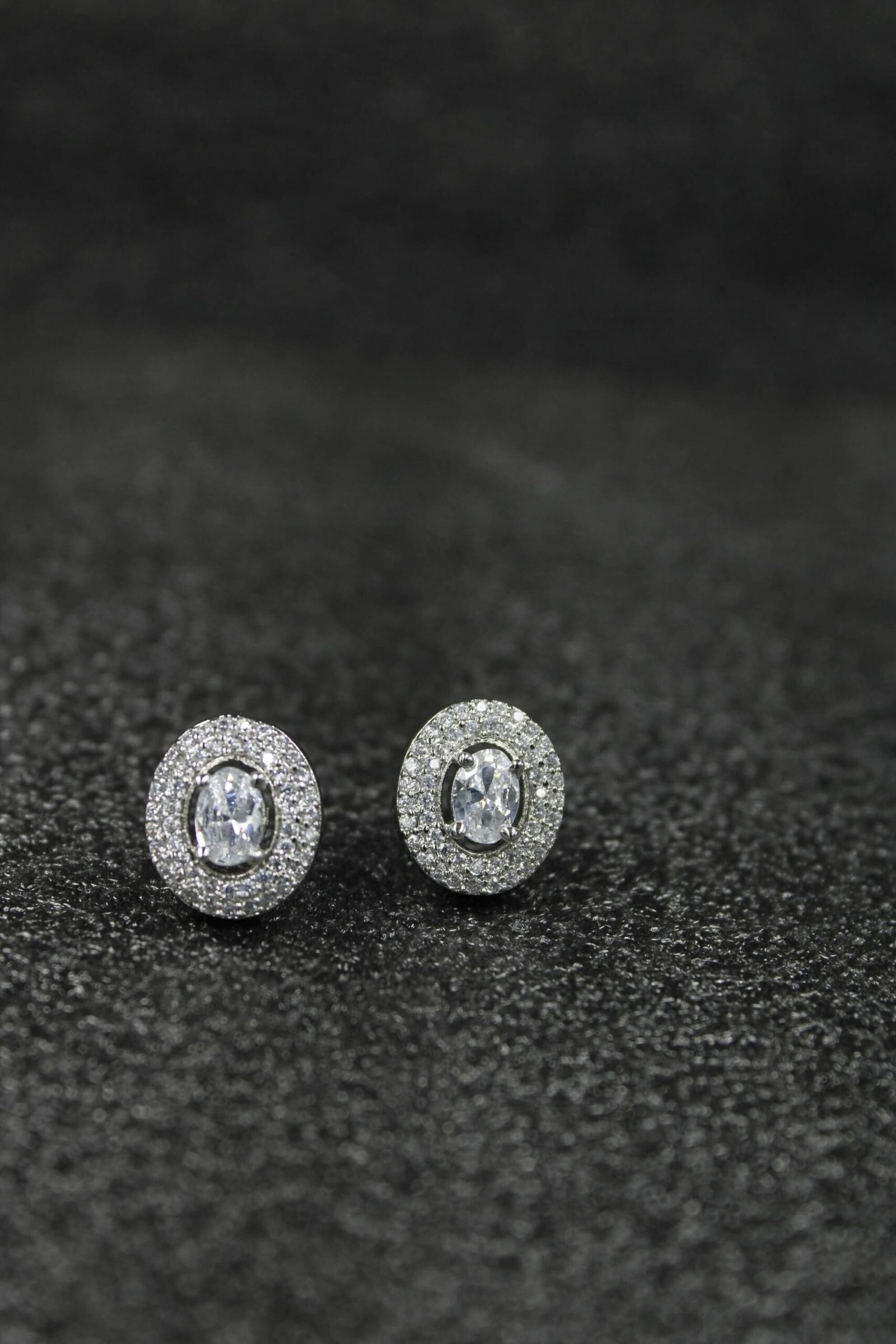 Share 173+ original diamond stud earrings best